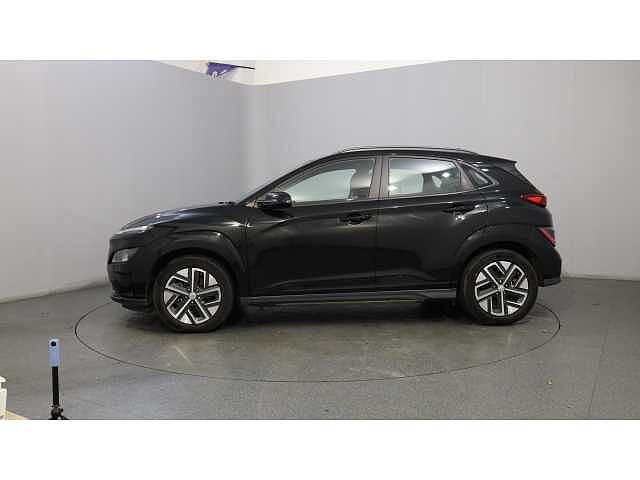 Hyundai KONA KONA 100kW SE Connect 39kWh 5dr Auto Phantom Black
