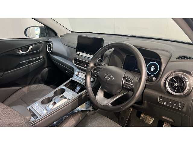 Hyundai KONA KONA 100kW SE Connect 39kWh 5dr Auto Phantom Black