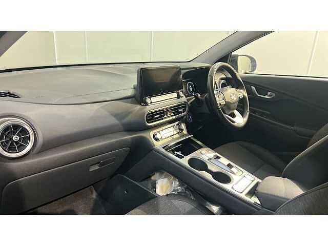 Hyundai KONA KONA 100kW SE Connect 39kWh 5dr Auto Phantom Black