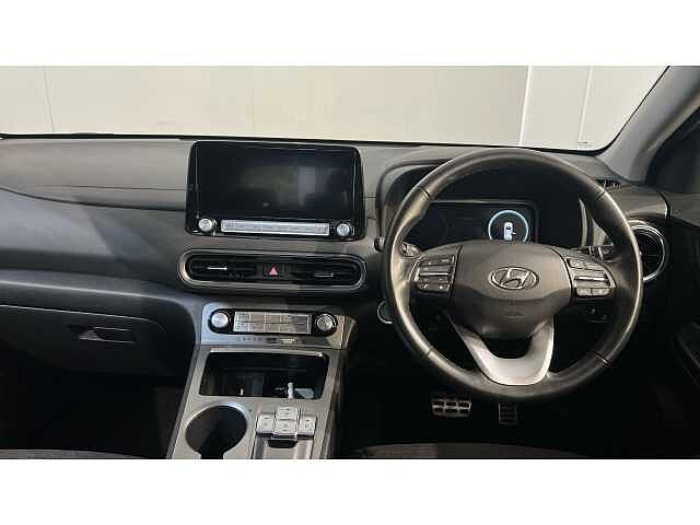 Hyundai KONA KONA 100kW SE Connect 39kWh 5dr Auto Phantom Black