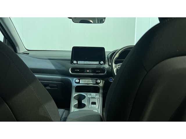 Hyundai KONA KONA 100kW SE Connect 39kWh 5dr Auto Phantom Black