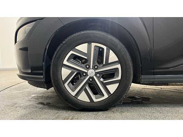 Hyundai KONA KONA 100kW SE Connect 39kWh 5dr Auto Phantom Black