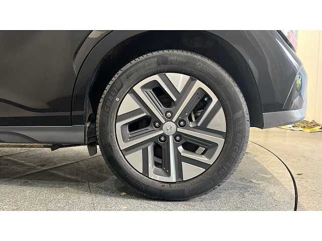 Hyundai KONA KONA 100kW SE Connect 39kWh 5dr Auto Phantom Black