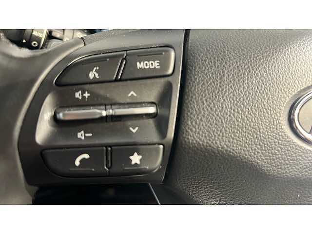 Hyundai KONA KONA 100kW SE Connect 39kWh 5dr Auto Phantom Black