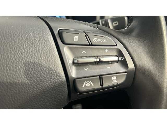 Hyundai KONA KONA 100kW SE Connect 39kWh 5dr Auto Phantom Black