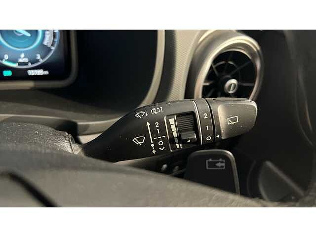 Hyundai KONA KONA 100kW SE Connect 39kWh 5dr Auto Phantom Black
