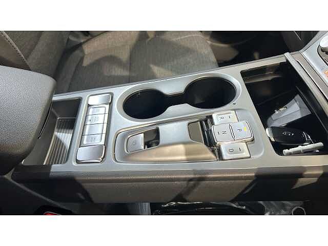 Hyundai KONA KONA 100kW SE Connect 39kWh 5dr Auto Phantom Black