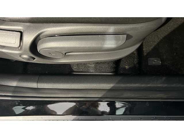 Hyundai KONA KONA 100kW SE Connect 39kWh 5dr Auto Phantom Black