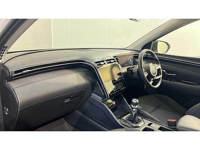 Hyundai TUCSON Tucson 1.6 T-gdi 150ps SE Connect Atlas White