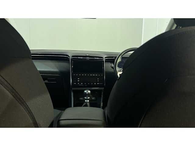 Hyundai TUCSON Tucson 1.6 T-gdi 150ps SE Connect Atlas White