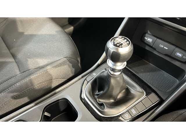 Hyundai TUCSON Tucson 1.6 T-gdi 150ps SE Connect Atlas White