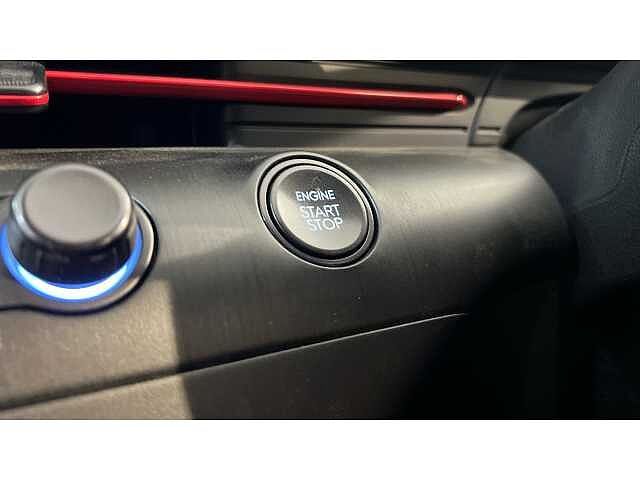 Hyundai KONA KONA 1.6 Hybrid 129 N Line 5dr DCT Abyss Black