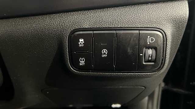 Hyundai I20 I20 1.0T GDi 48V MHD SE Connect 5dr DCT Black
