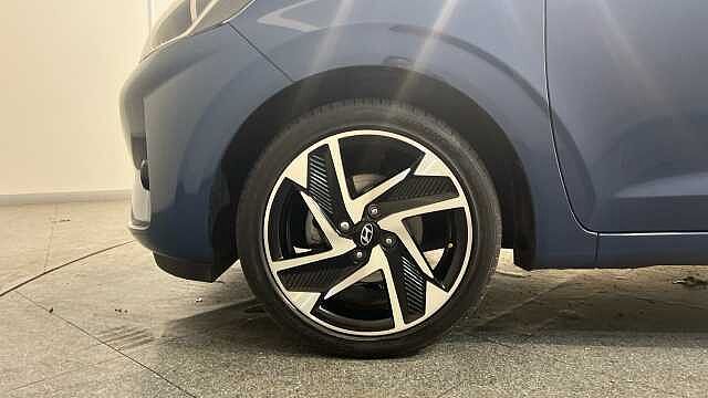 Hyundai I10 i10 5Dr HAT 1.2 MPi 79ps Premium NAV AU Vibrant Blue
