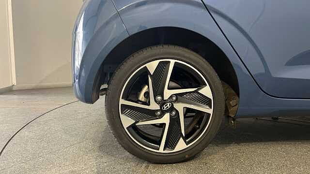 Hyundai I10 i10 5Dr HAT 1.2 MPi 79ps Premium NAV AU Vibrant Blue
