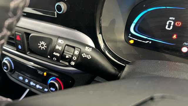 Hyundai I10 i10 5Dr HAT 1.2 MPi 79ps Premium NAV AU Vibrant Blue