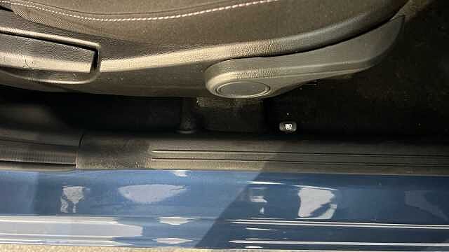Hyundai I10 i10 5Dr HAT 1.2 MPi 79ps Premium NAV AU Vibrant Blue