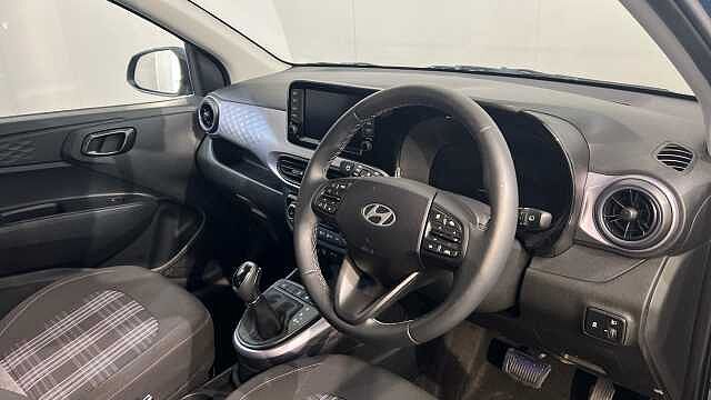Hyundai I10 i10 5Dr HAT 1.2 MPi 79ps Premium NAV AU Vibrant Blue