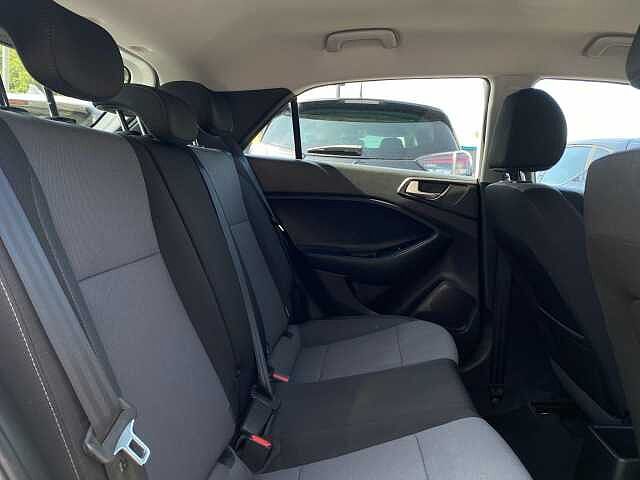 Hyundai I20 1.2 MPi SE 5dr White