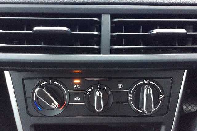 Volkswagen Polo 1.0 Life 5dr