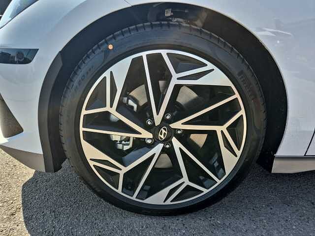 Hyundai IONIQ 6 E (228ps) Ultimate 77kWh (Single Motor) RW