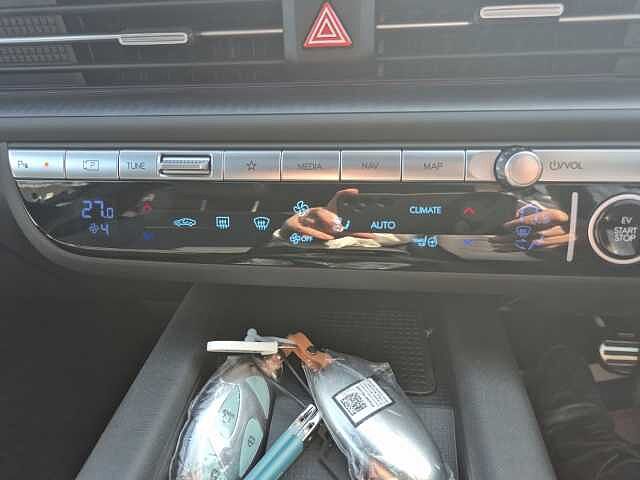 Hyundai IONIQ 6 E (228ps) Ultimate 77kWh (Single Motor) RW