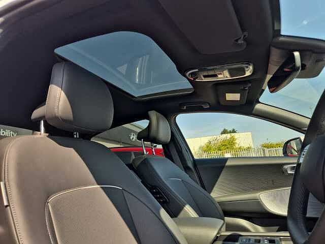 Hyundai IONIQ 6 E (228ps) Ultimate 77kWh (Single Motor) RW