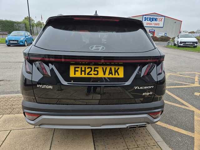 Hyundai TUCSON 1.6T Plug-in Hybrid Premium 5dr Auto Black