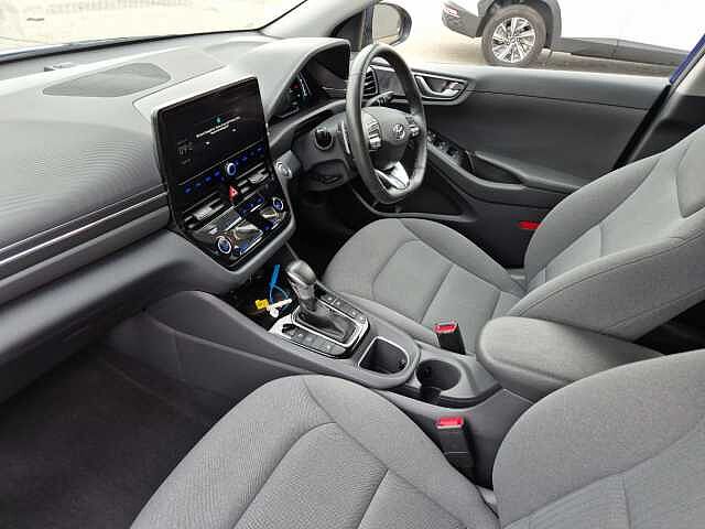 Hyundai IONIQ 1.6 GDi Hybrid Premium 5dr DCT Blue