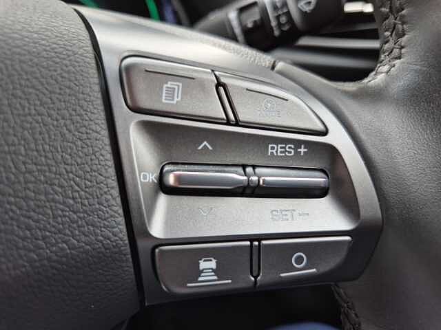 Hyundai IONIQ 1.6 GDi Hybrid Premium 5dr DCT Blue