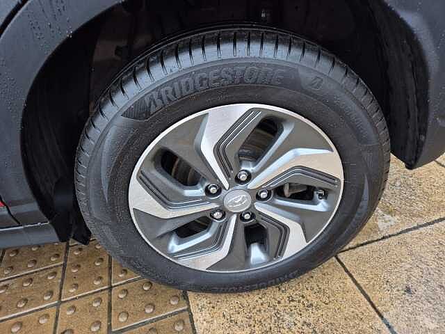 Hyundai KONA 1.6 GDi Hybrid SE Connect 5dr DCT Red