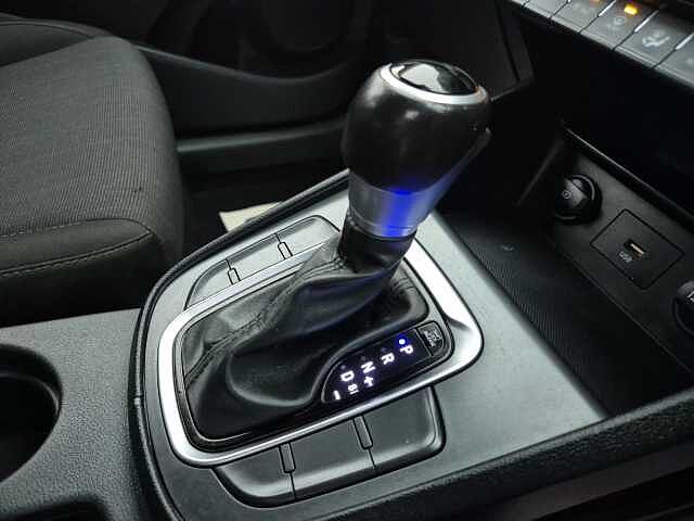 Hyundai KONA 1.6 GDi Hybrid SE Connect 5dr DCT Red