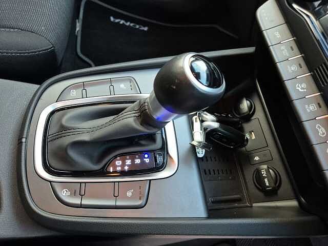 Hyundai KONA 1.6 GDi Hybrid Premium 5dr DCT Red