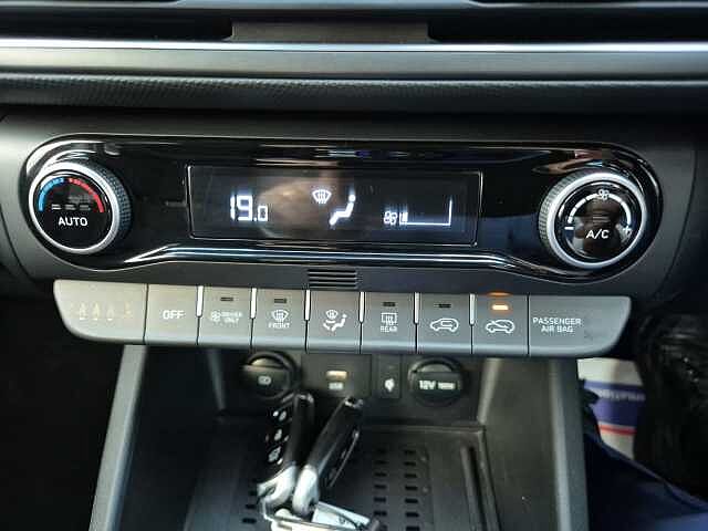 Hyundai KONA 1.6 GDi Hybrid Premium 5dr DCT Red