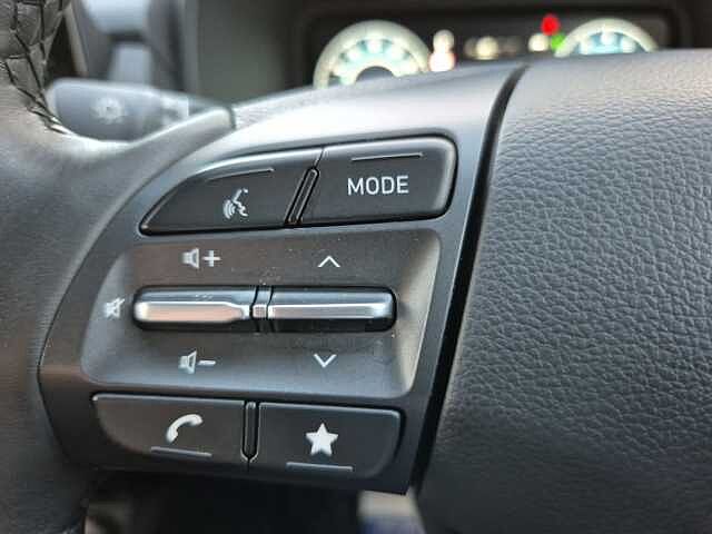 Hyundai KONA 1.6 GDi Hybrid Premium 5dr DCT Red