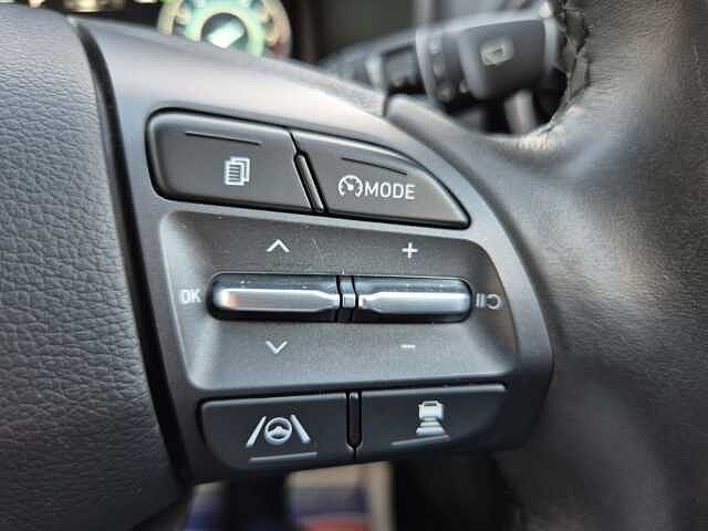 Hyundai KONA 1.6 GDi Hybrid Premium 5dr DCT Red