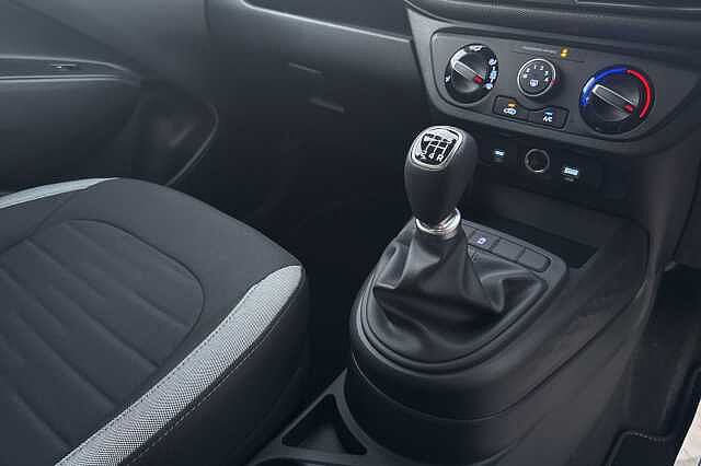 Hyundai I10 1.0 [63] Advance 5dr [Nav] Black