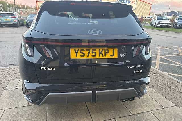 Hyundai TUCSON 1.6T Plug-in Hybrid N Line S 5dr Auto Black