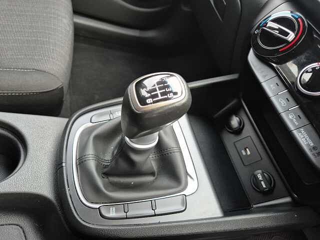 Hyundai KONA 1.0 TGDi 48V MHEV SE Connect 5dr Red