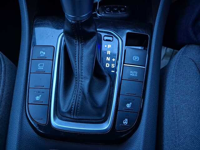 Hyundai IONIQ 1.6 GDi Hybrid Premium 5dr DCT Red