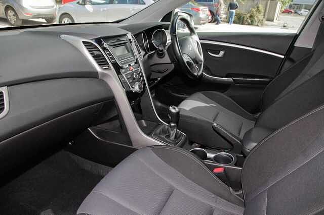 Hyundai I30 1.6 CRDi SE Blue Drive (110 PS) 5 Door Silver