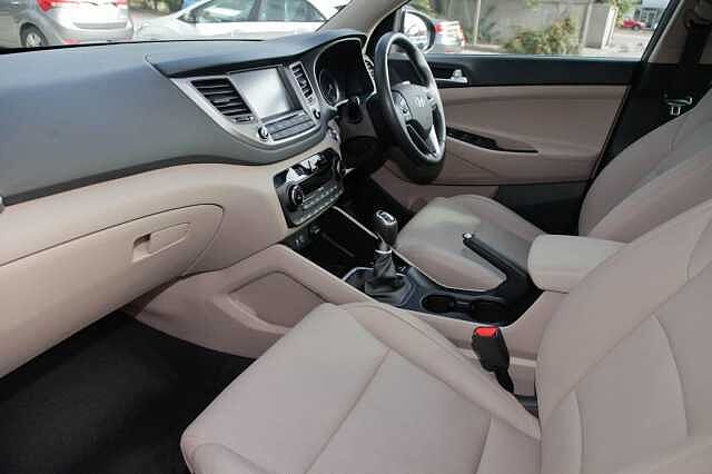 Hyundai TUCSON 2.0 CRDI Blue Drive Premium SE 2WD 5 Door Grey