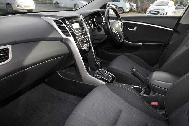 Hyundai I30 1.6 SE (120 PS) 5 Door White
