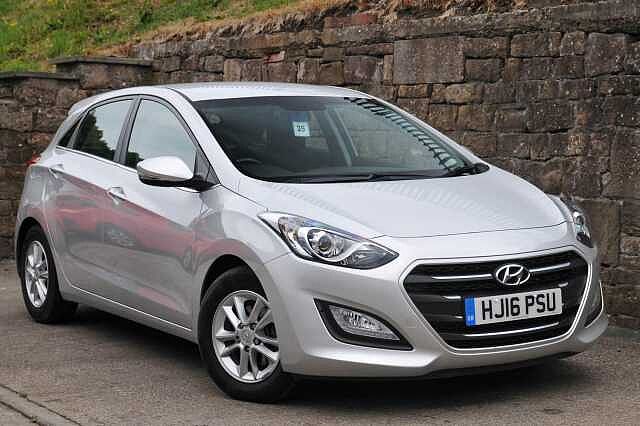 Hyundai I30 1.6 CRDi SE Nav Blue Drive (110 PS) 5 Door Silver