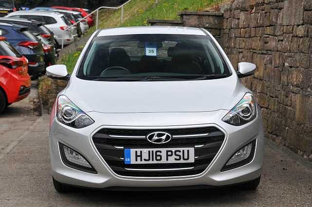 Hyundai I30 1.6 CRDi SE Nav Blue Drive (110 PS) 5 Door Silver