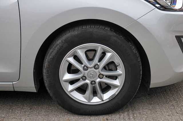 Hyundai I30 1.6 CRDi SE Nav Blue Drive (110 PS) 5 Door Silver