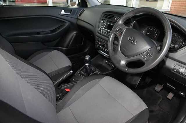 Hyundai I20 1.2 SE (84PS) Coupe White