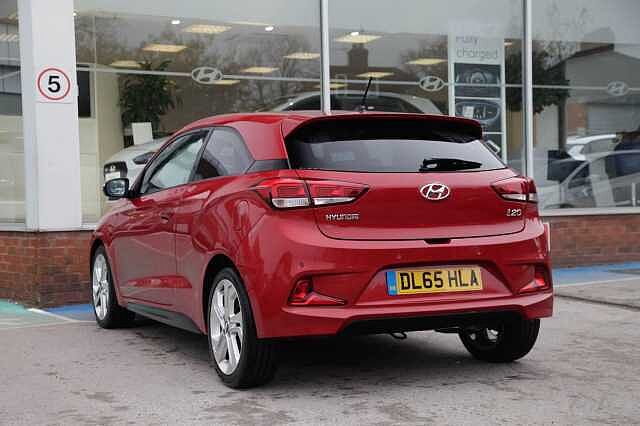 Hyundai I20 1.2 Blue Drive Sport ISG (84ps) Coupe Red