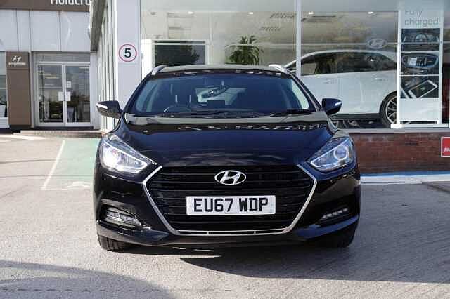 Hyundai I40 TOURER i40 1.7 CRDi SE Nav Blue Drive (141ps) Tourer Black