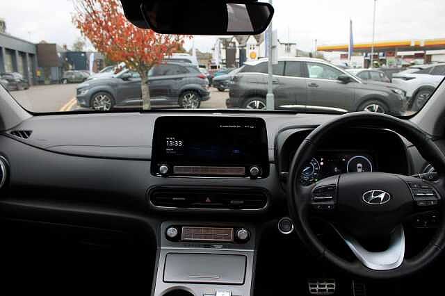 Hyundai KONA 39kWh Premium Auto 5dr (10.5kW Charger) Grey